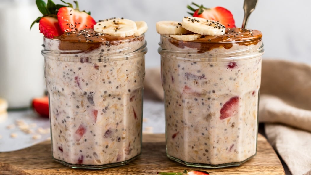 Almond Butter, Strawberry & Banana Overnight Oats with Chia